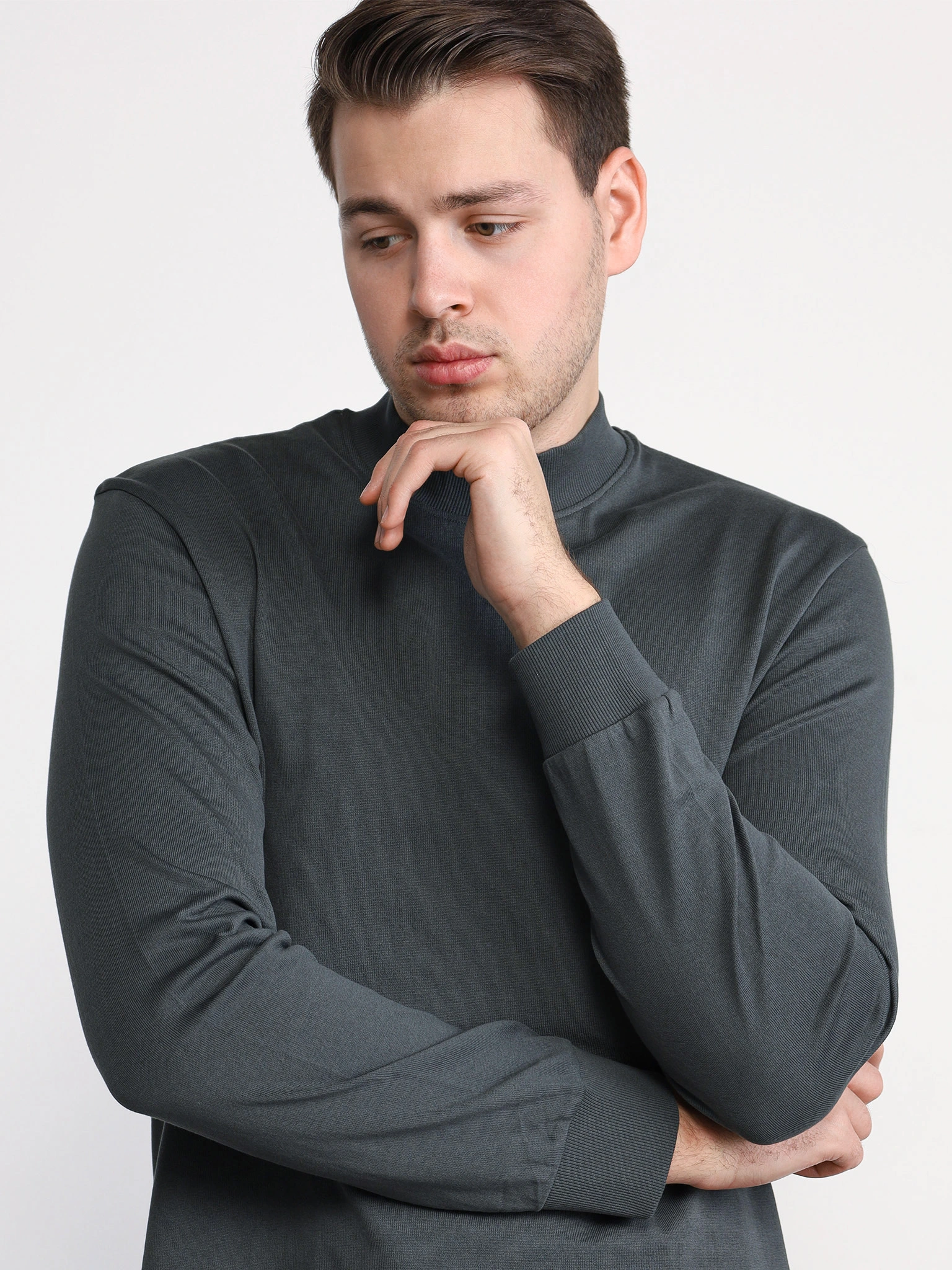 Футболка зеленого цвета из хлопка с длинным рукавом